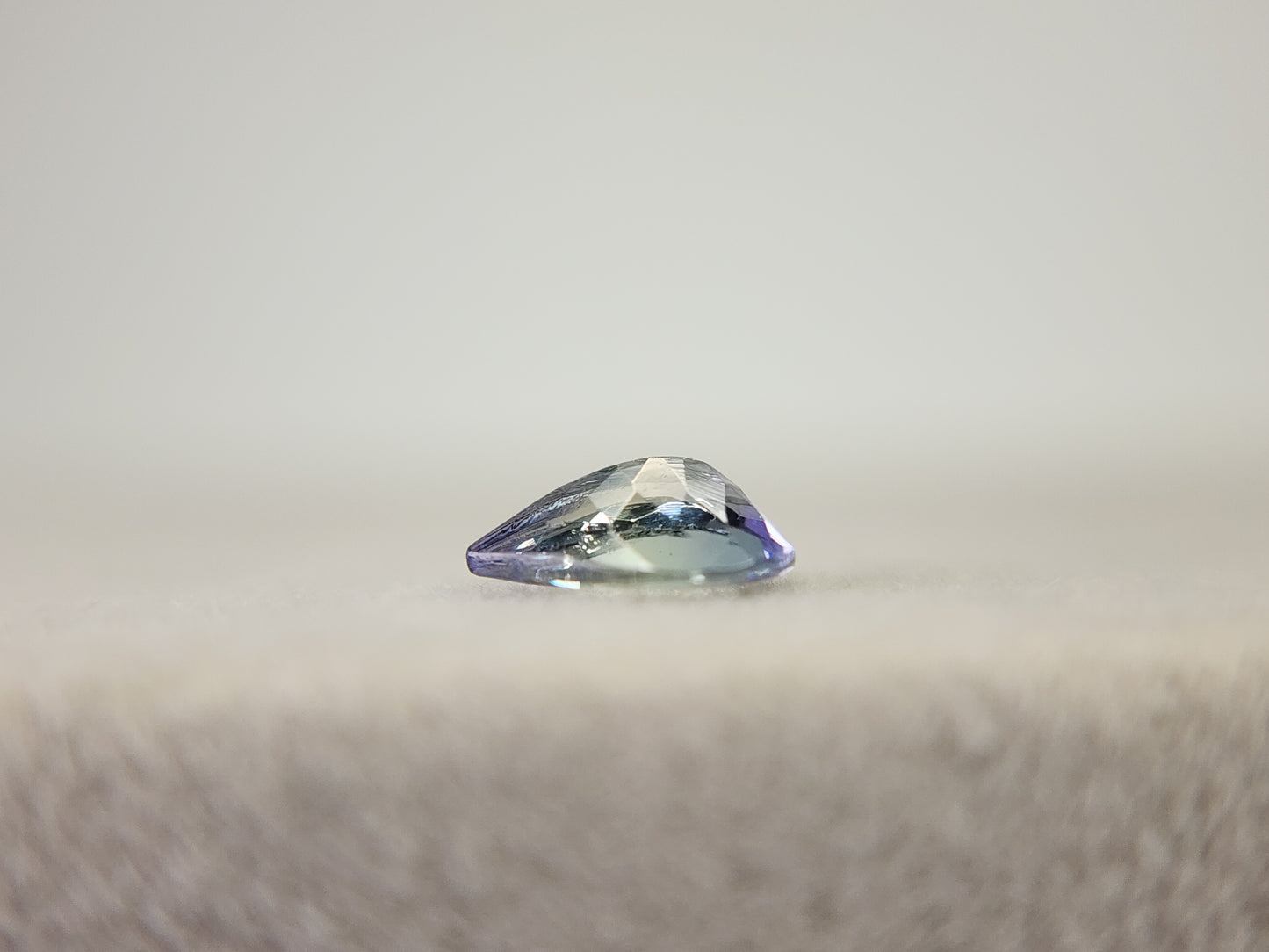 0644-11-3 ゾイサイト 0.37ct
