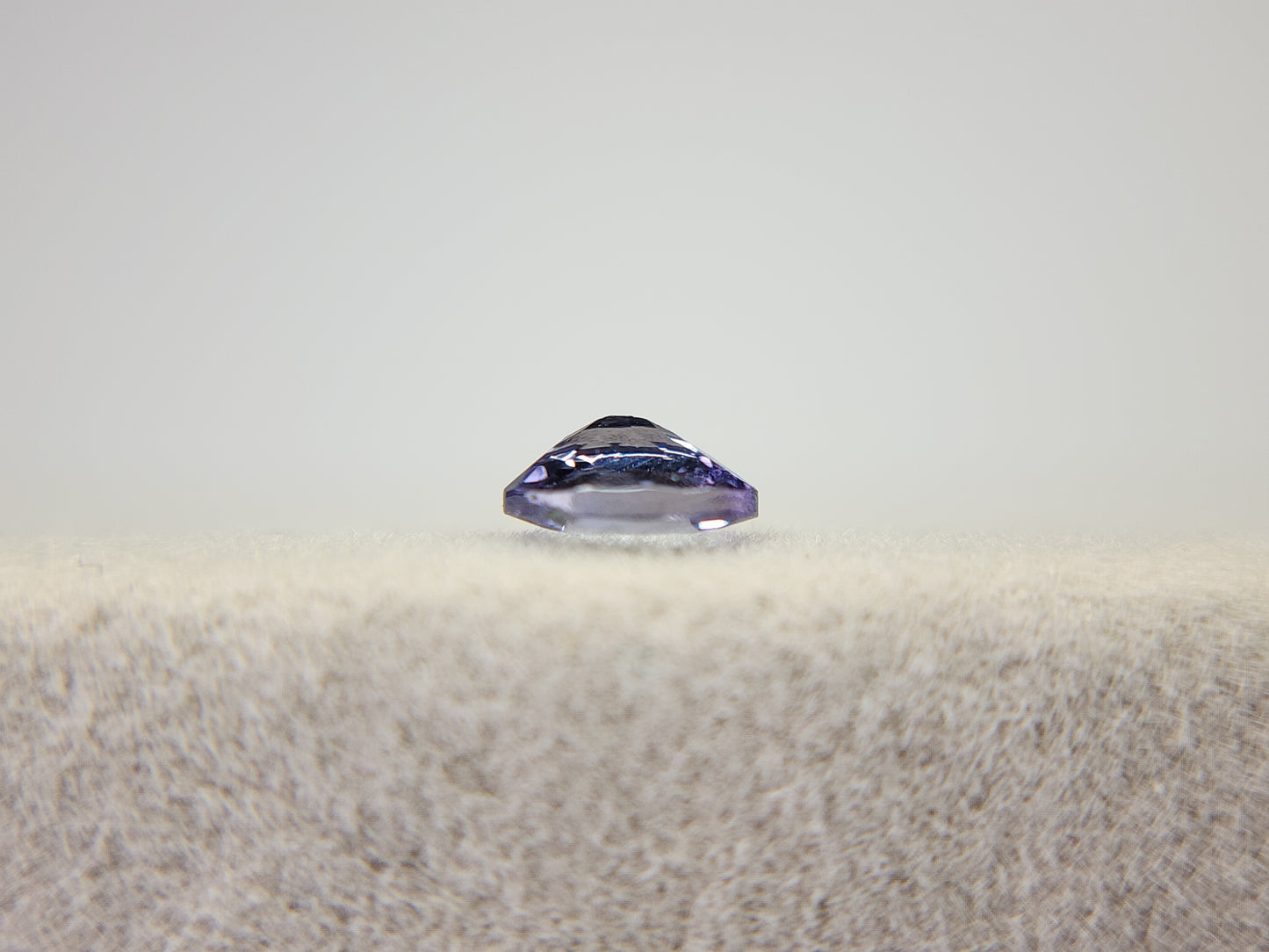 0654-7-3 ゾイサイト 0.33ct