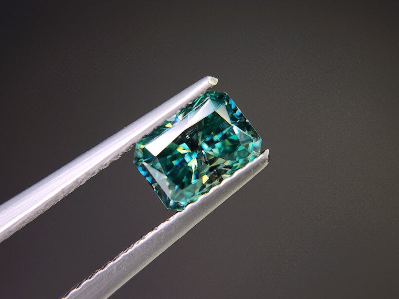 【期間限定】10/18まで 合成グリーンモアッサナイト(5mm) 0.95ct ⑧