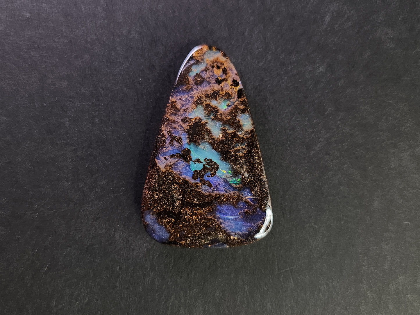 0903-9 ボルダーオパール(穴あき) 43.60ct