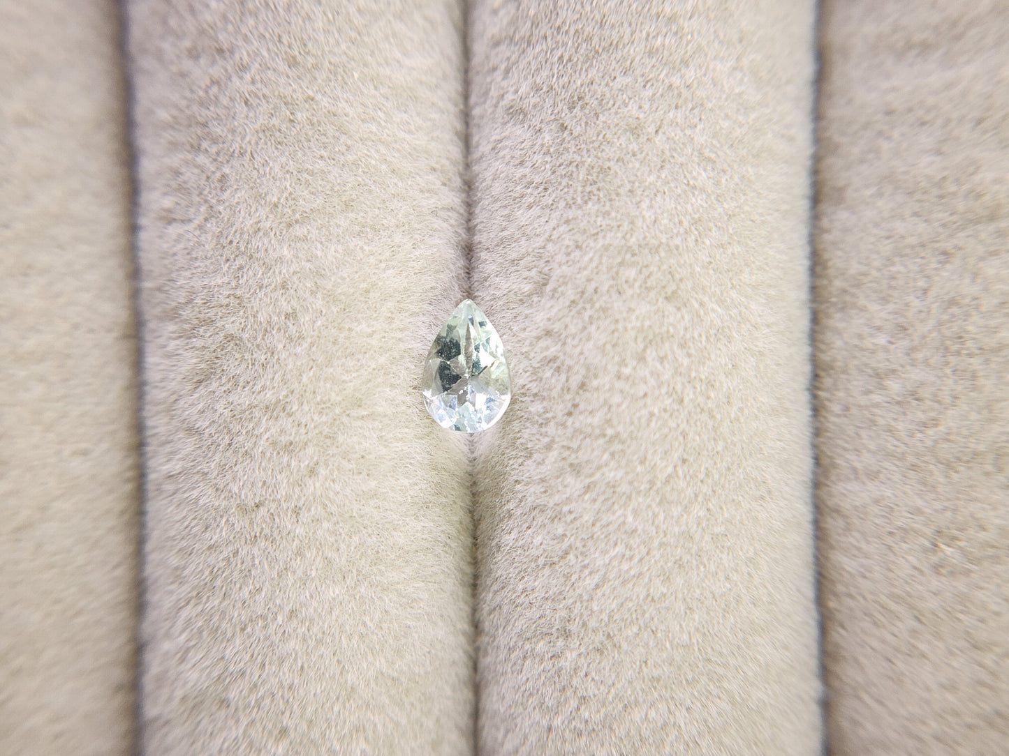 0878-2-7 グリーンベリル 0.37ct