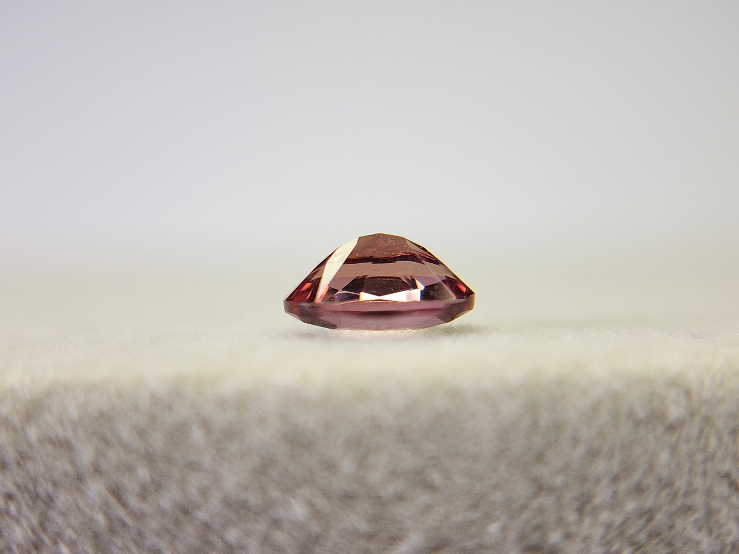 0152-3-7 バイカラーアンデシン 0.42ct