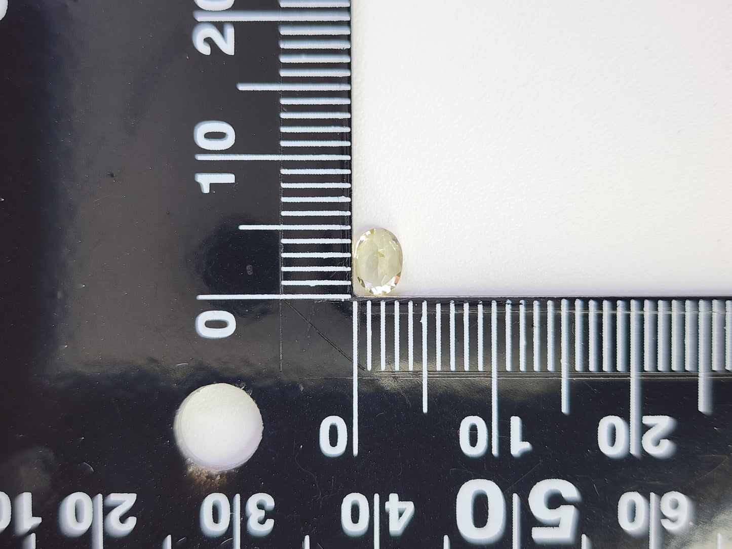0654-4-3 ゾイサイト 0.35ct