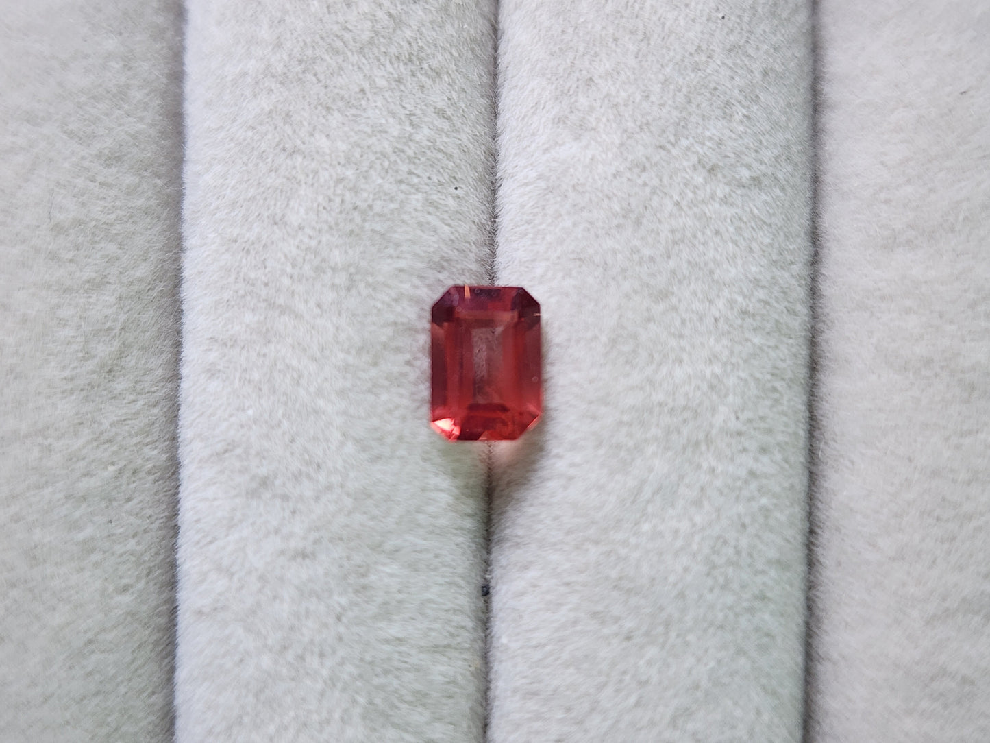 0151-2-2 バイカラーアンデシン 1.01ct