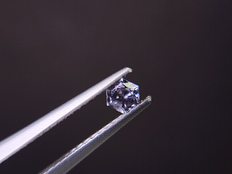 0002-10 スピネル 0.18ct