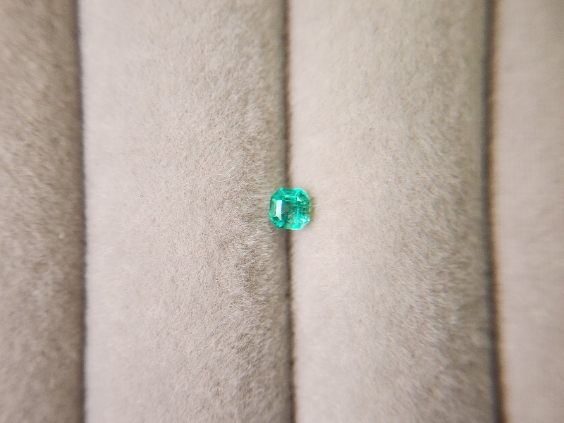 0936-15 エメラルド 0.12ct