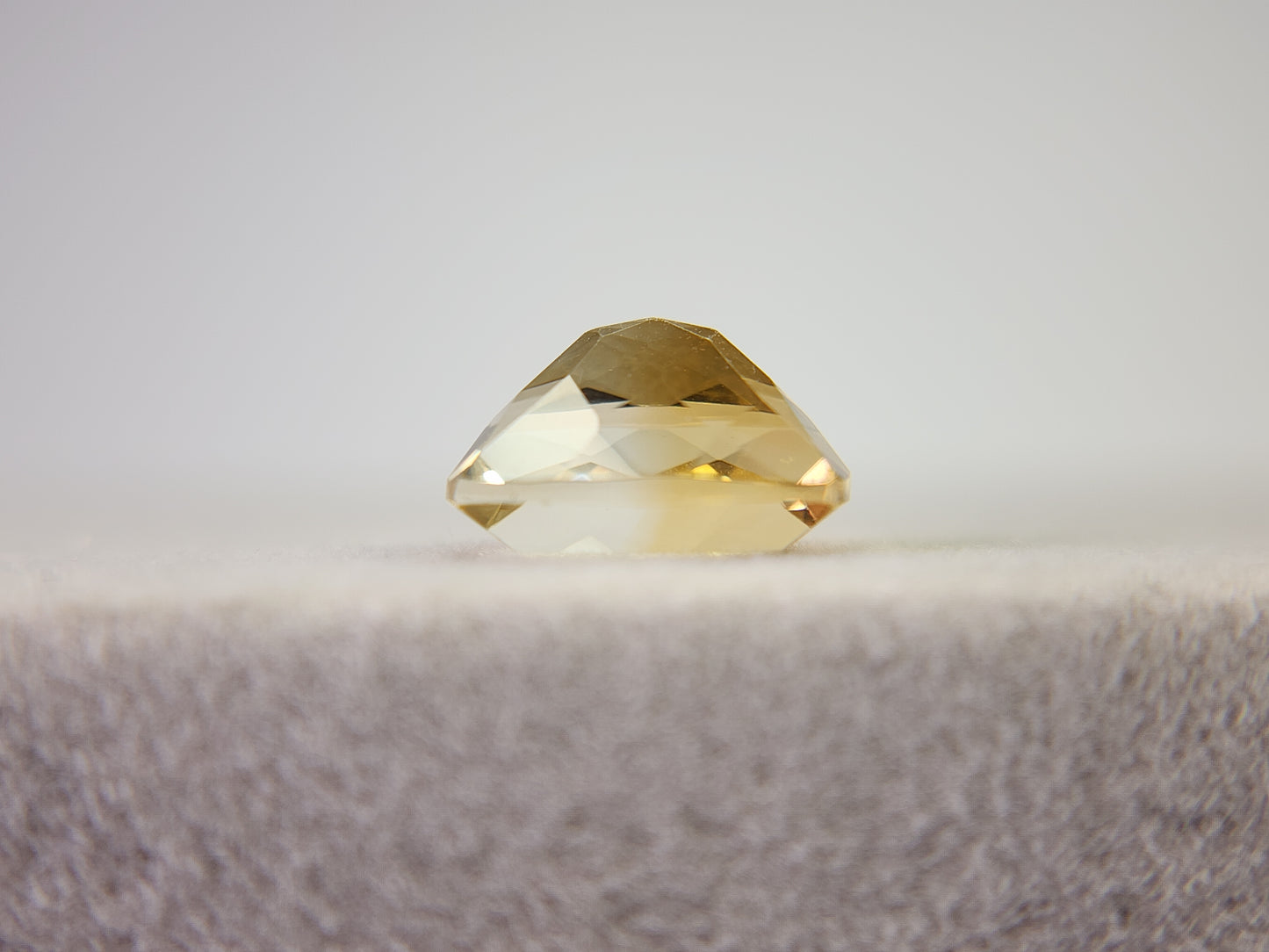 0365-4-9 バイカラーシトリン 2.78ct