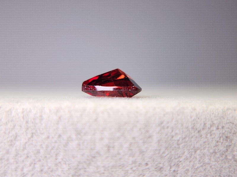 0910-1-10 ガーネット 1.13ct