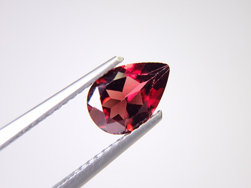 0910-3-9 ガーネット 1.37ct