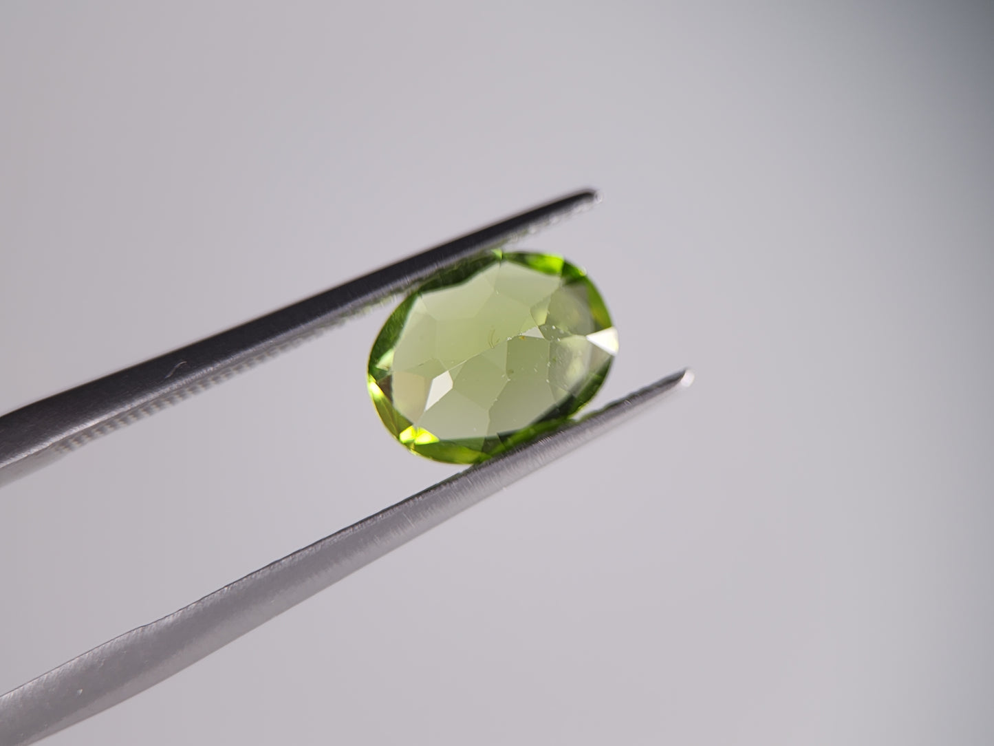 0238【ランダム発送】ペリドット【1石あたり約2.02ct】
