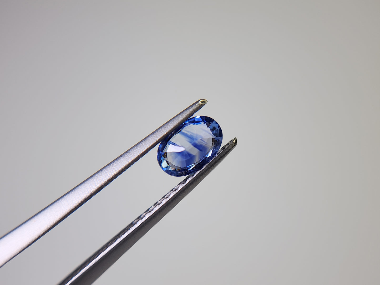 0904-7 サファイア 0.56ct