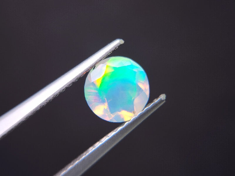 0909-3-4 オパール 0.82ct