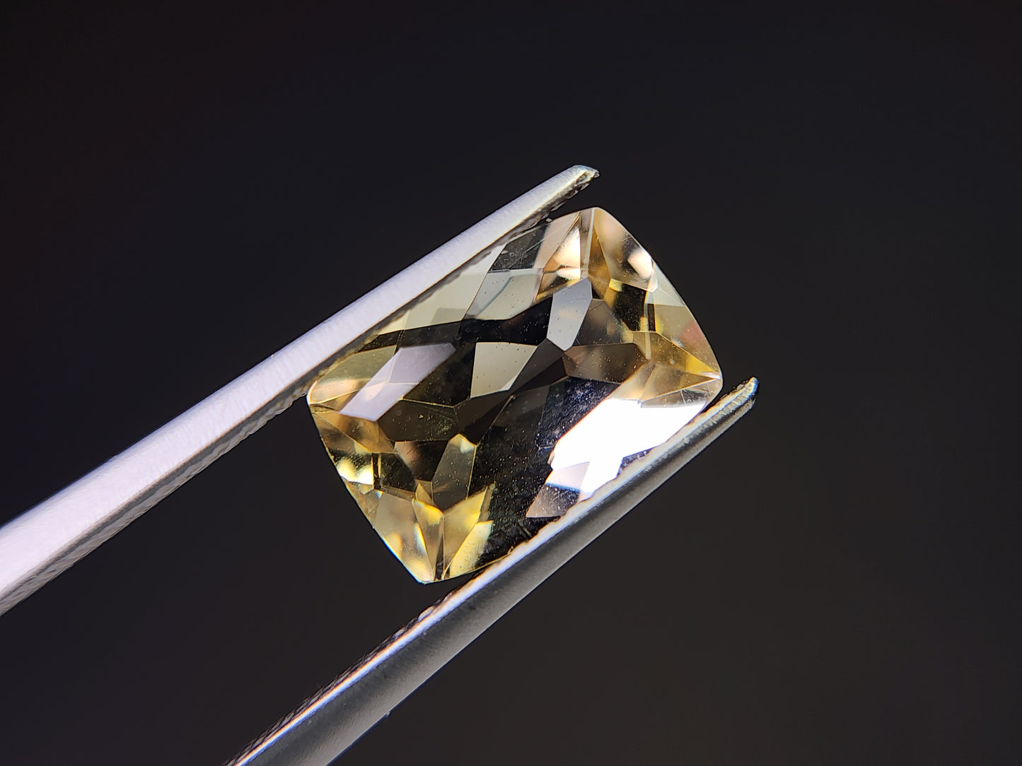 0365-5-2 バイカラーシトリン 2.18ct