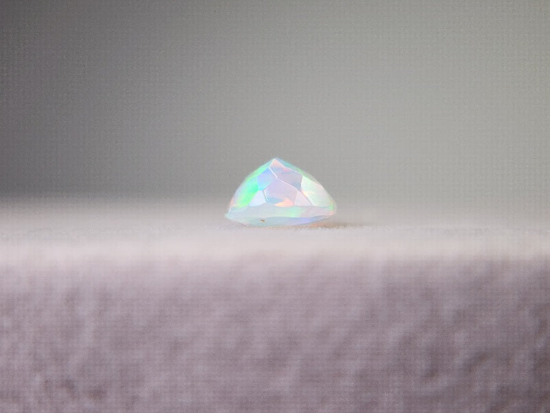 0909-3-4 オパール 0.82ct