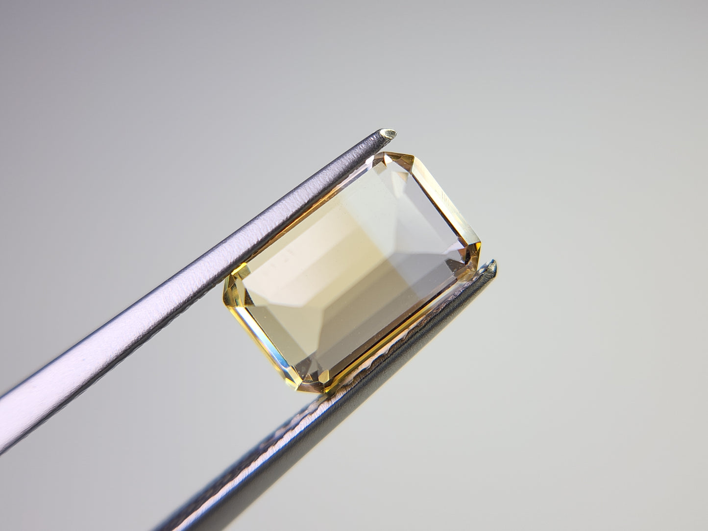 0365-5-5 バイカラーシトリン 2.04ct