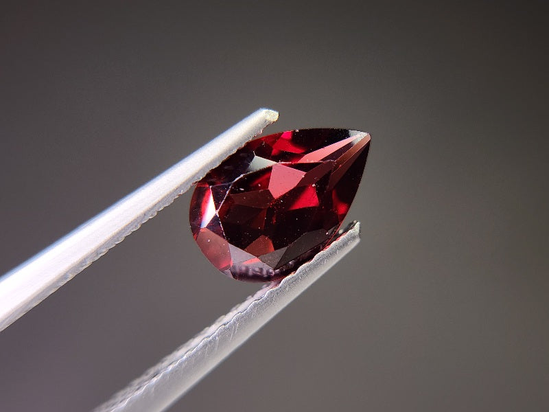 0910-3-8 ガーネット 1.39ct