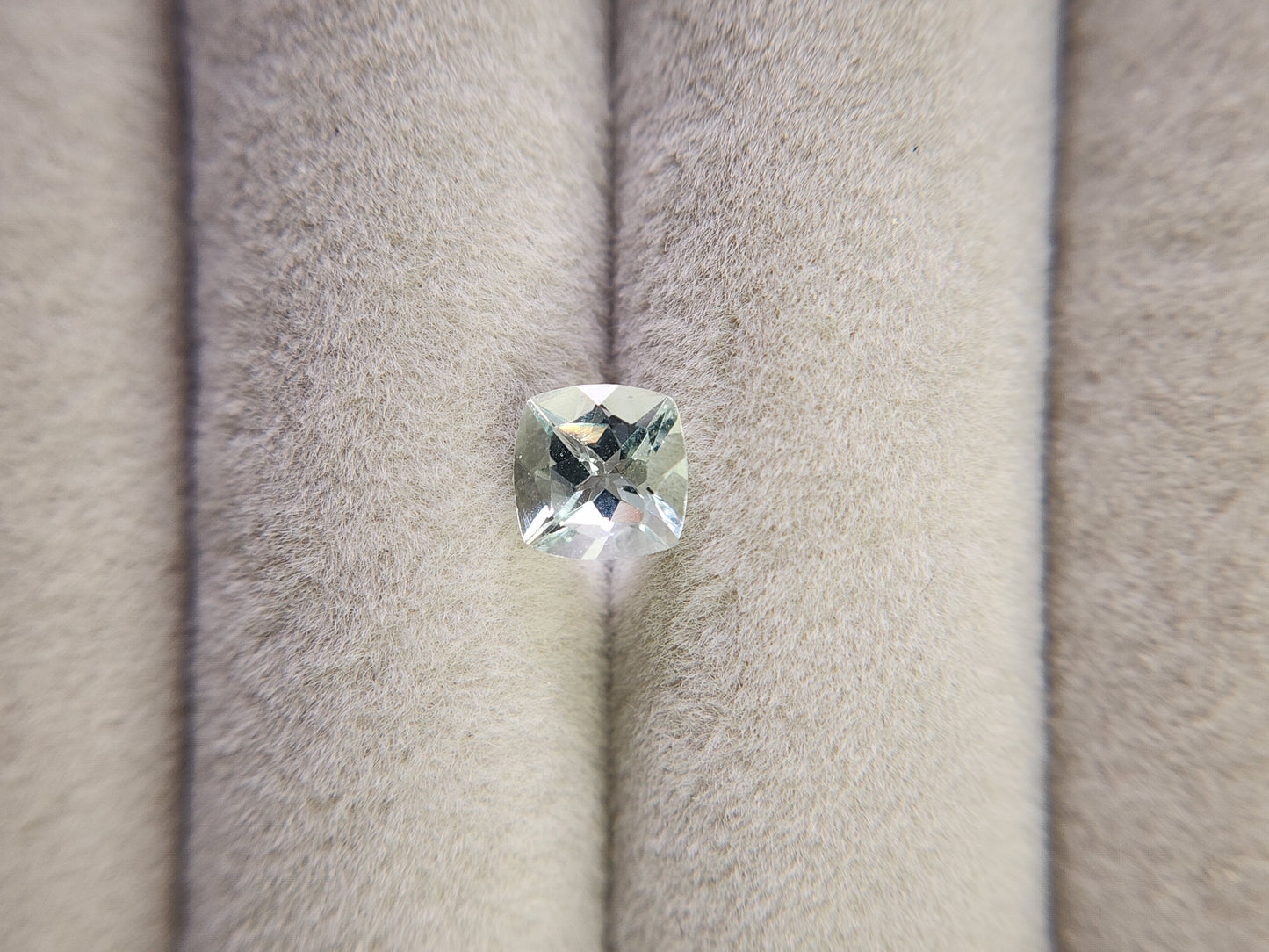0878-4-2 グリーンベリル 0.87ct