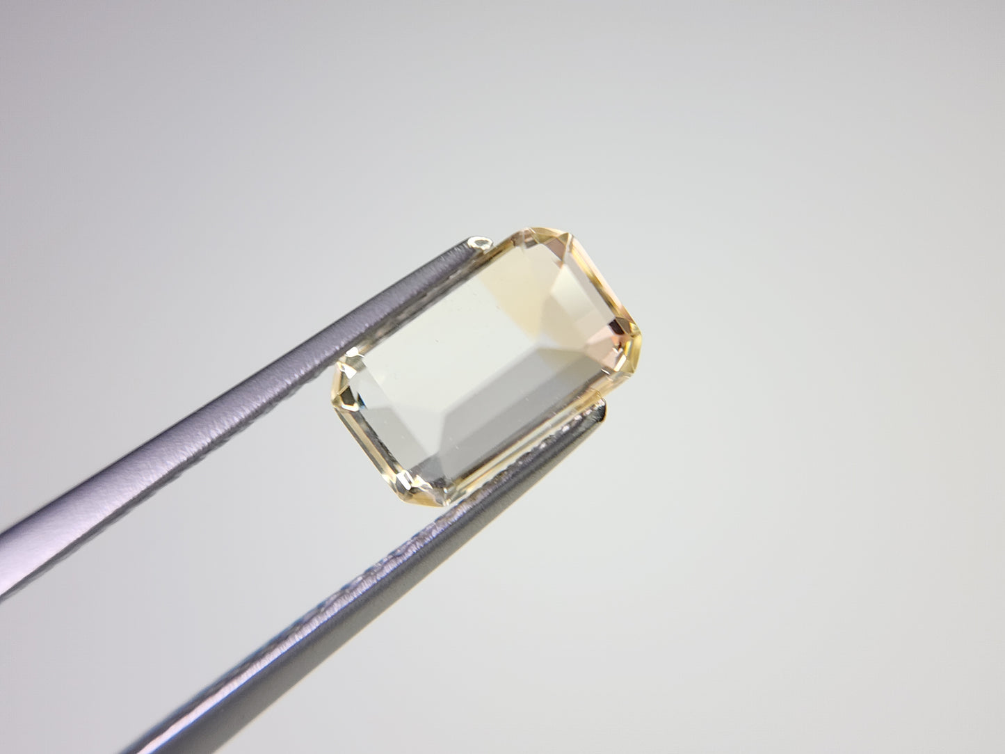 0365-6-1 バイカラーシトリン 1.57ct