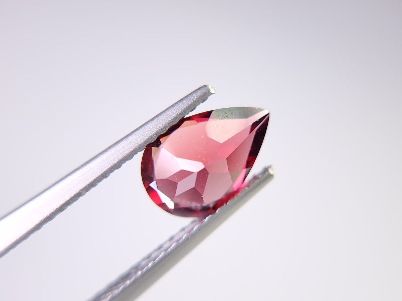 0910-3-10 ガーネット 1.29ct
