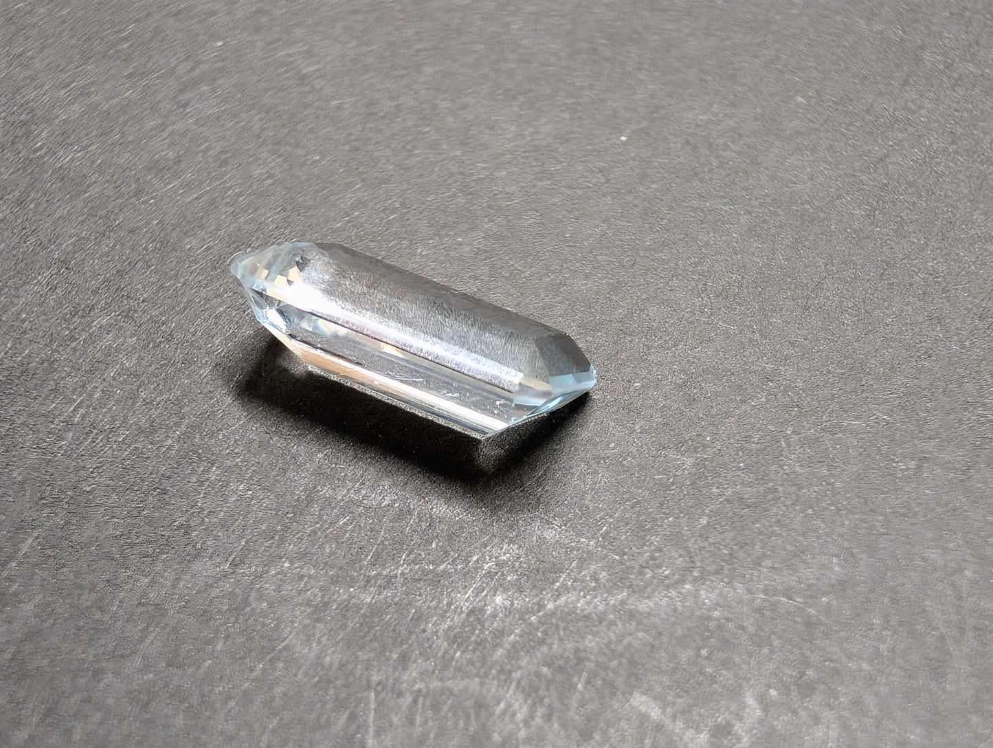 0086 バイカラートパーズ 3.56ct