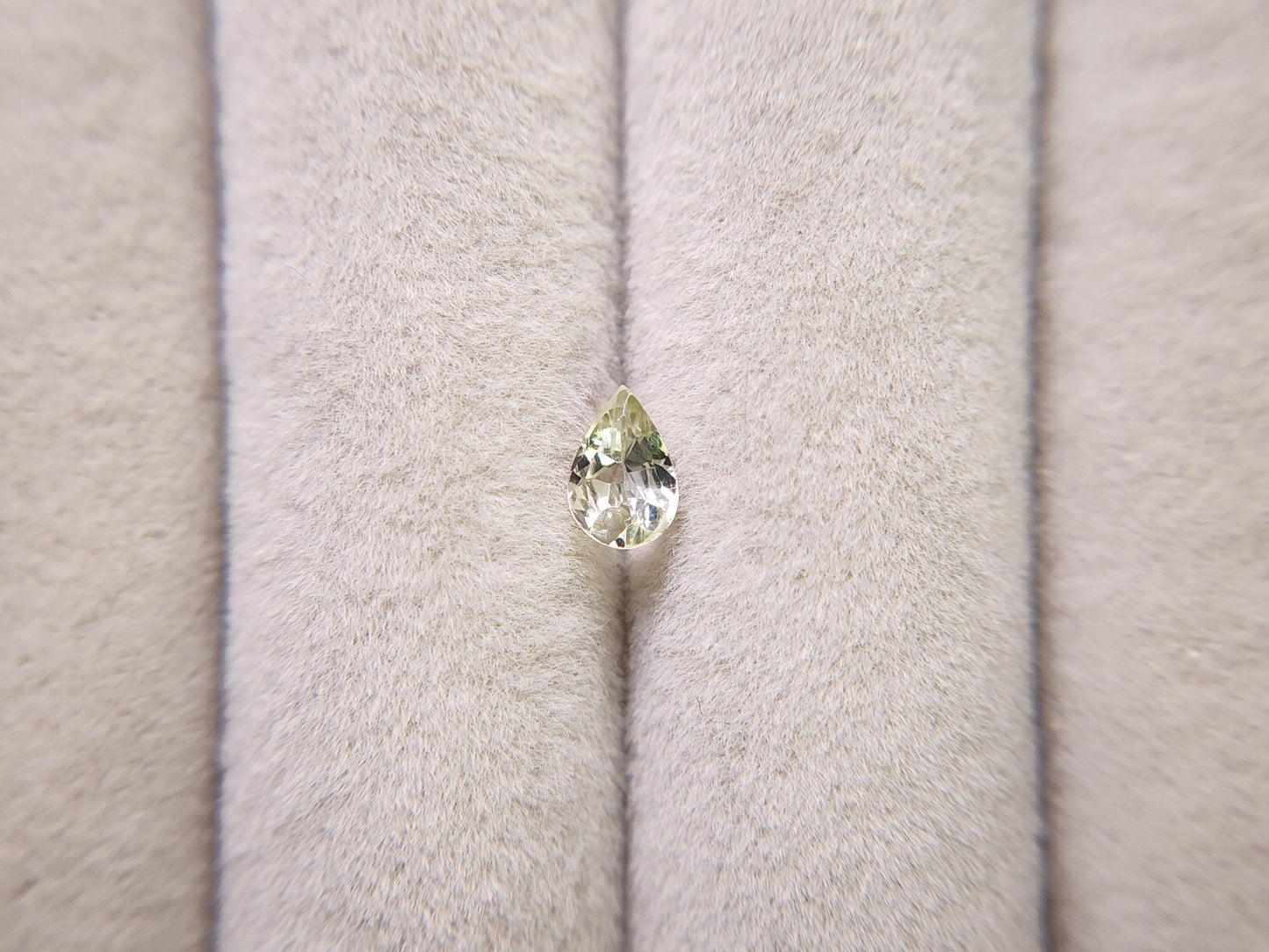 0644-3 ゾイサイト 0.40ct