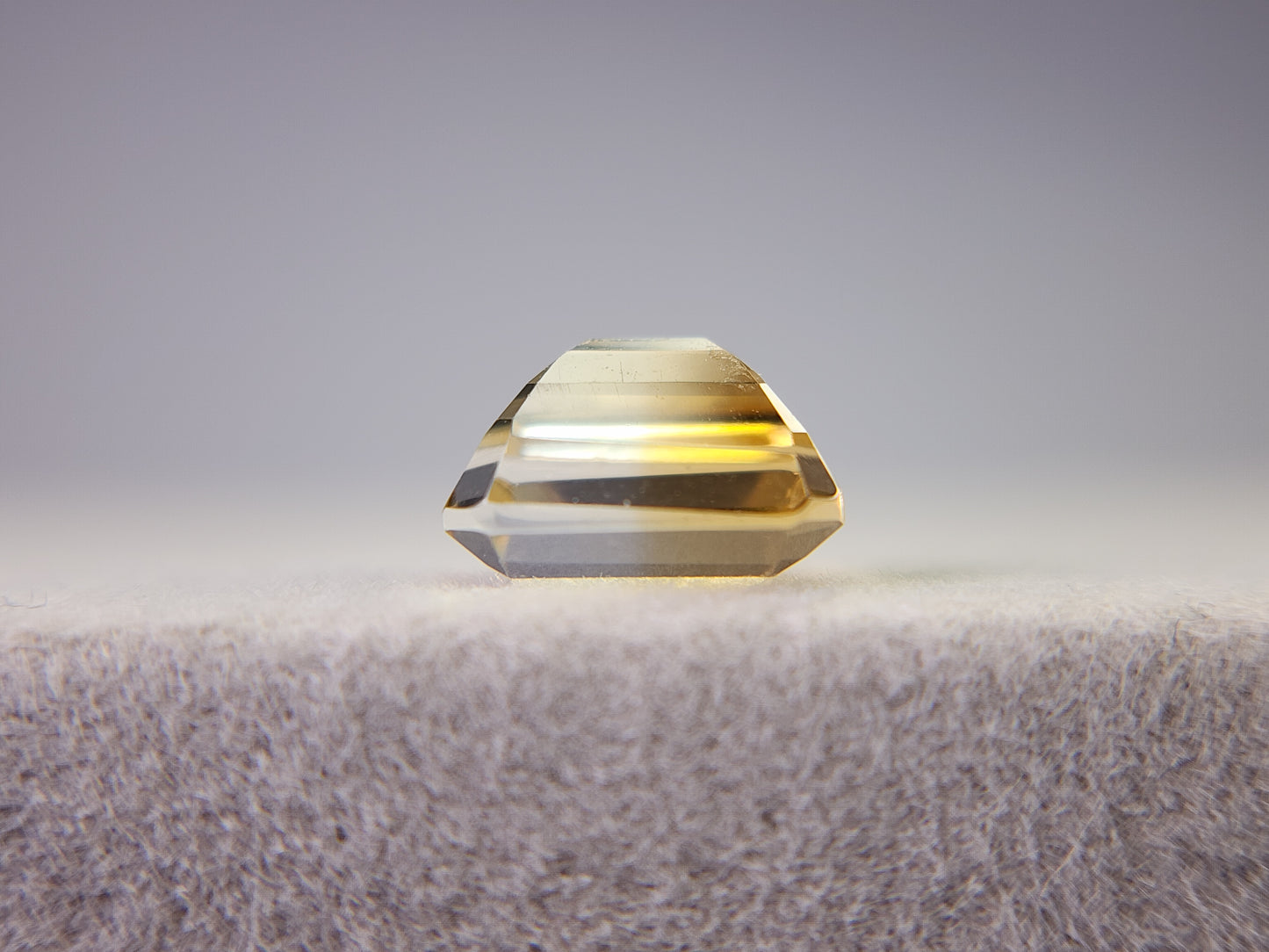0365-5-6 バイカラーシトリン 2.01ct