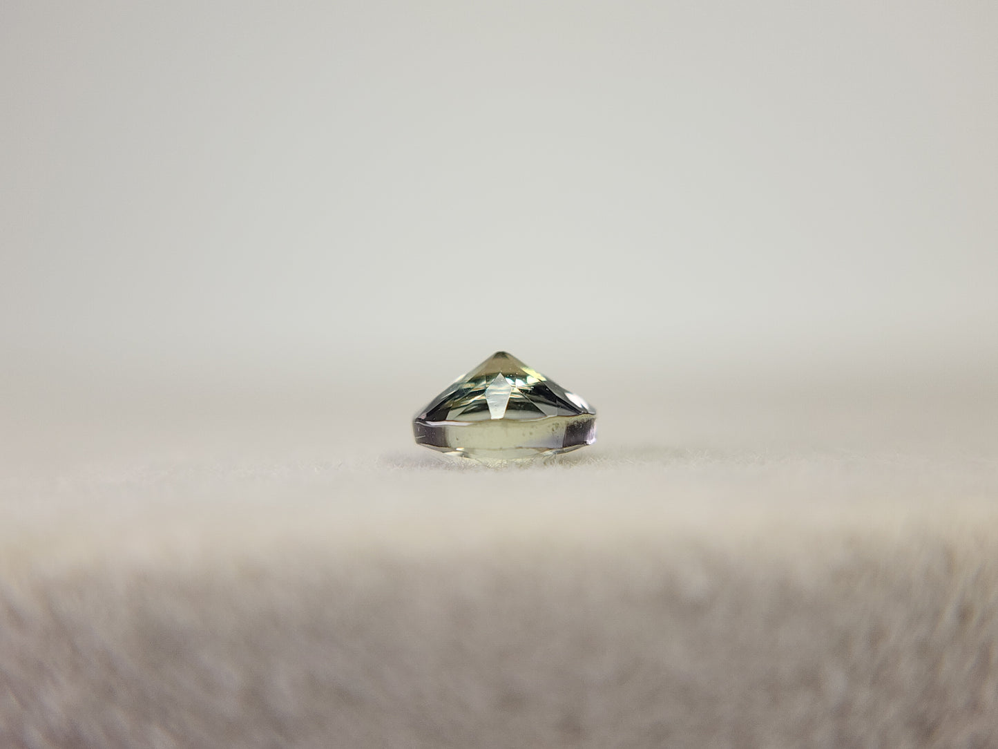 0657-23-3 ゾイサイト 0.40ct