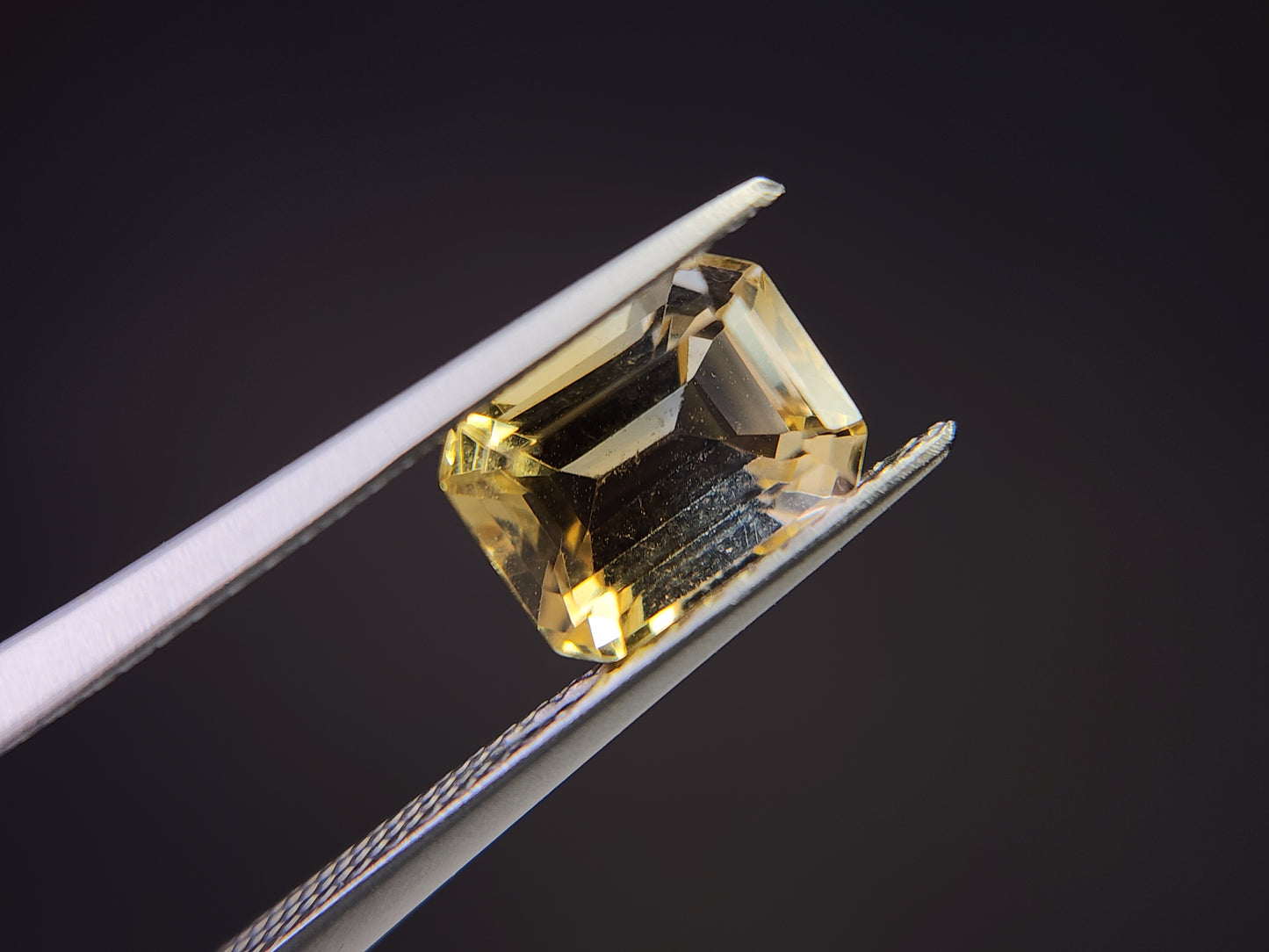 0365-5-8 バイカラーシトリン 1.90ct