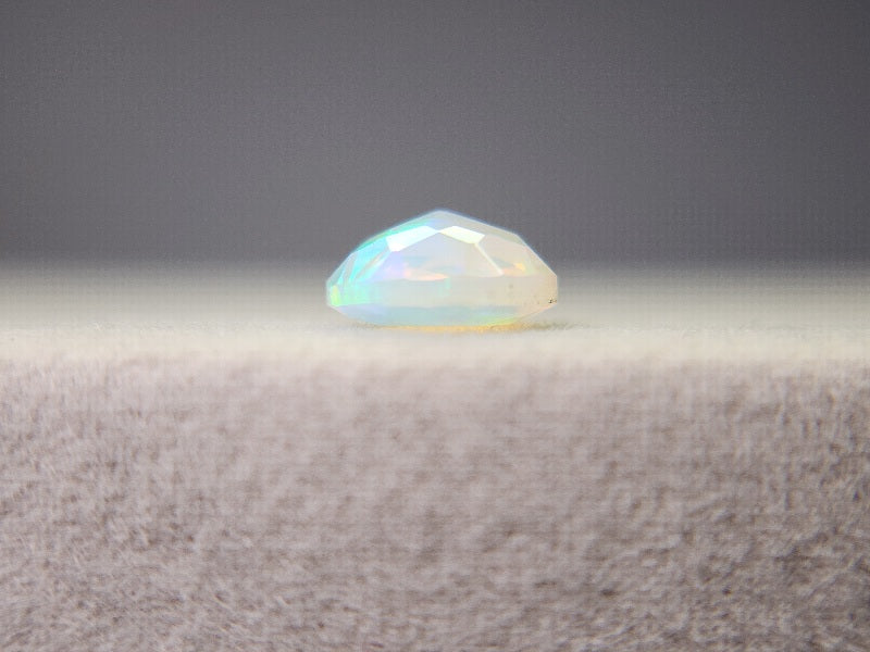 0909-3-5 オパール 0.78ct