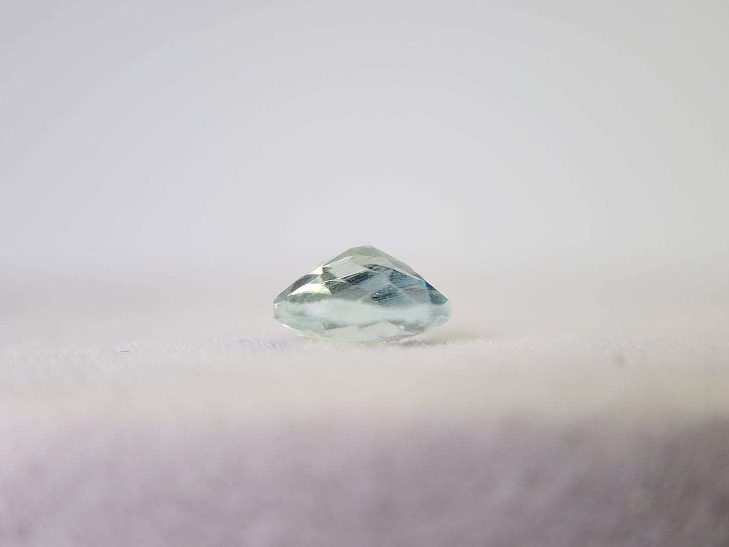 0878-4-5 グリーンベリル クッションチェッカーカット 0.84ct