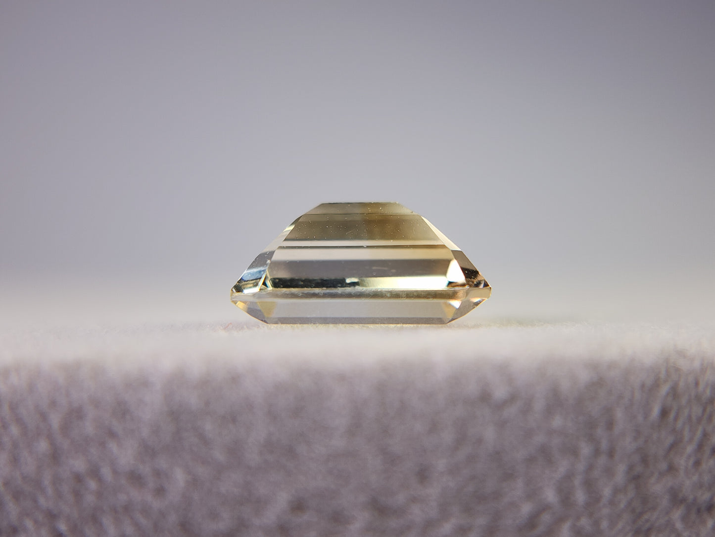 0365-5-3 バイカラーシトリン 2.17ct