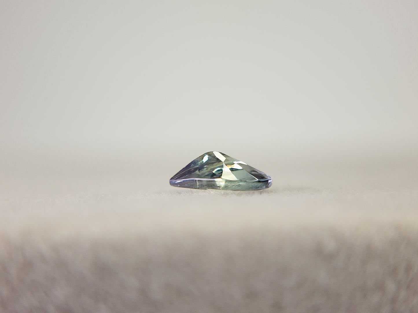 0644-11-5 ゾイサイト 0.31ct