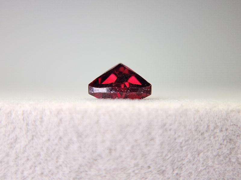 0910-1-11 ガーネット 1.51ct