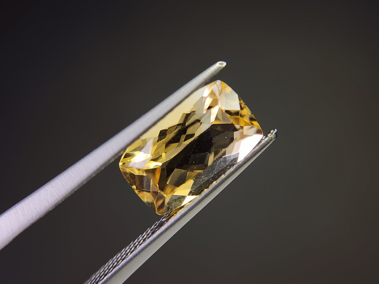 0365-4-8 バイカラーシトリン 2.78ct