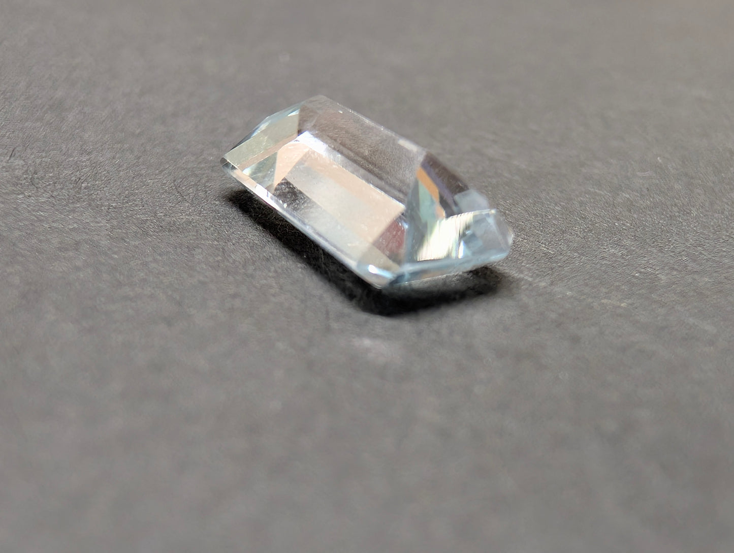 0086 バイカラートパーズ 3.56ct