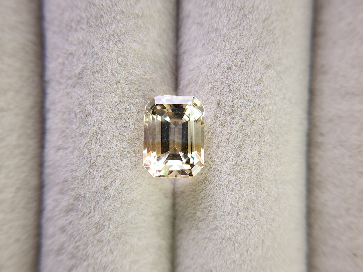 0365-5-1 バイカラーシトリン 2.19ct