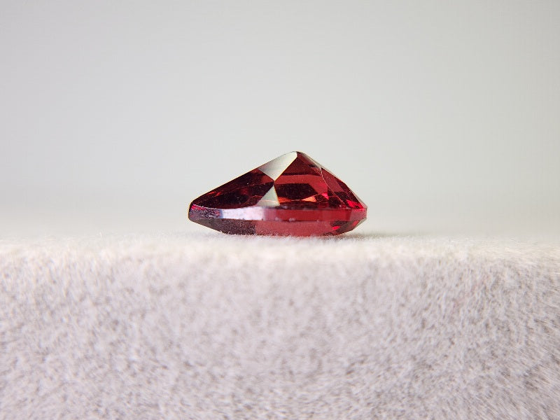0910-3-11 ガーネット 1.64ct