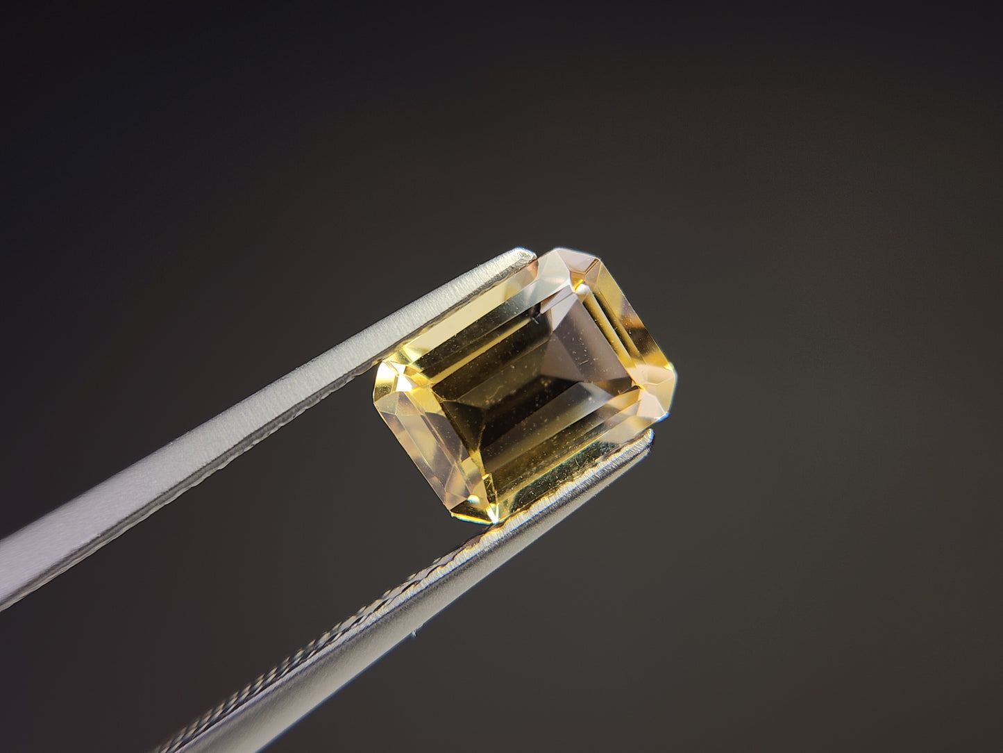 0365-6-3 バイカラーシトリン 1.37ct