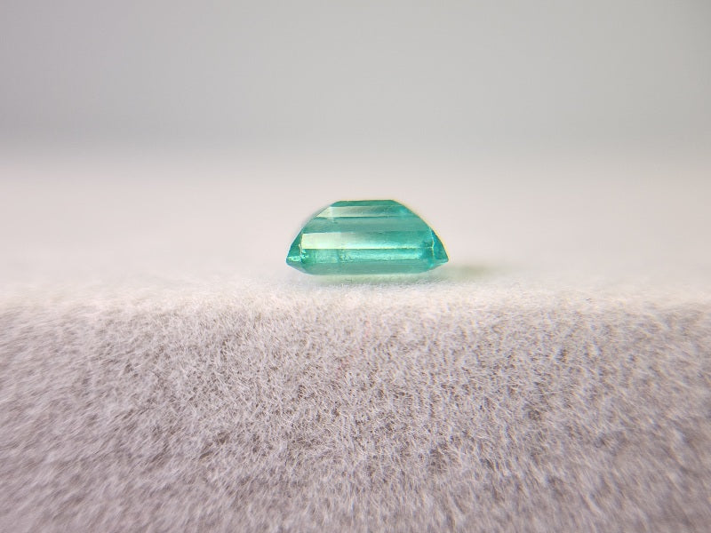 0936-10 エメラルド(ザンビア産) 0.51ct