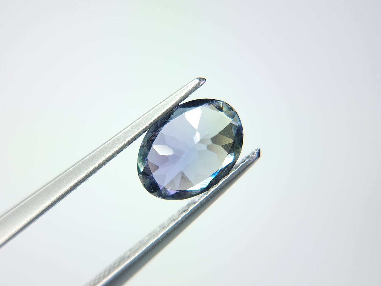 0876-12 バイカラータンザナイト 1.35ct