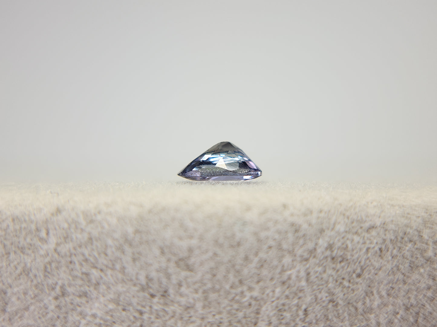 0654-7-6 ゾイサイト 0.26ct