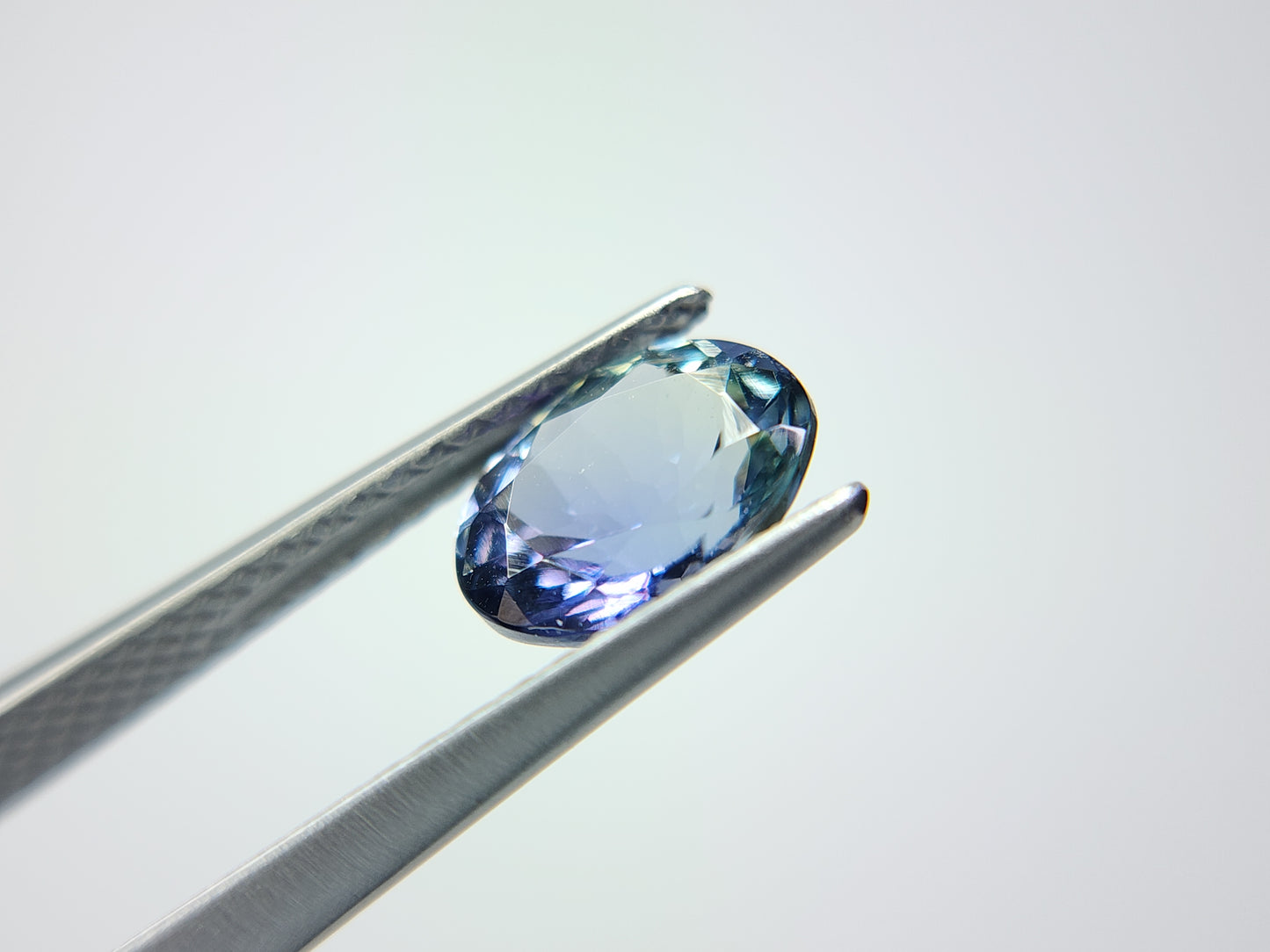 0876-12 バイカラータンザナイト 1.35ct