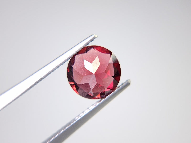 0910-5-8 ガーネット 1.97ct