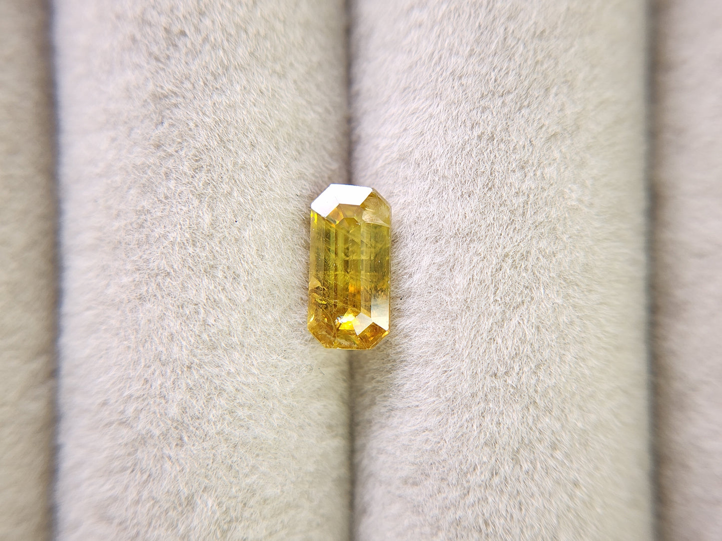 0932-2 スフェーン 1.17ct