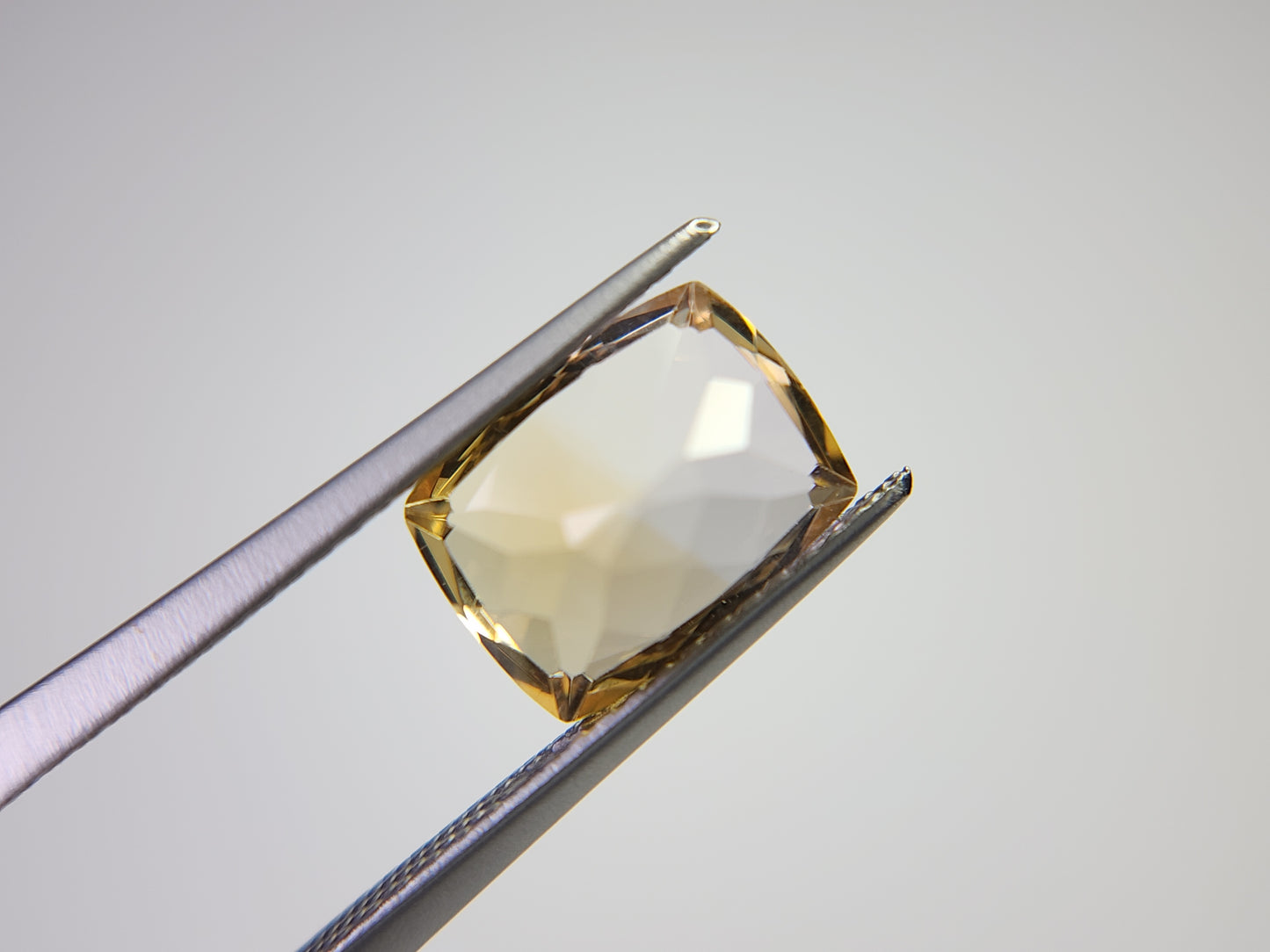 0365-4-9 バイカラーシトリン 2.78ct