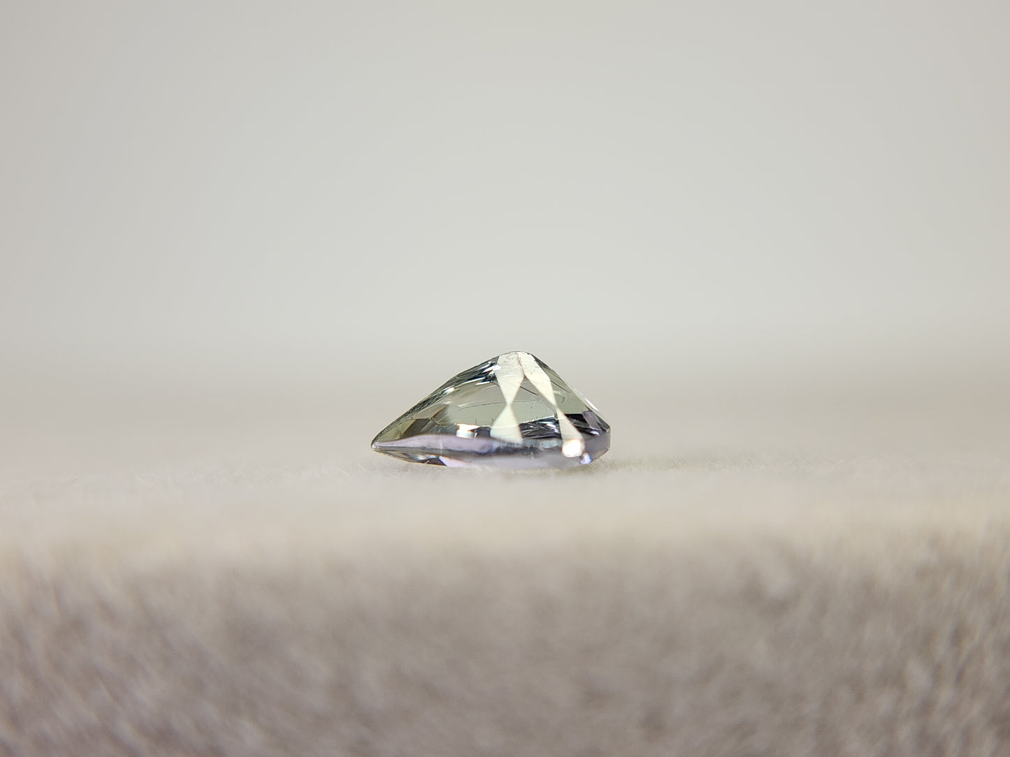 0644-11-4 ゾイサイト 0.35ct