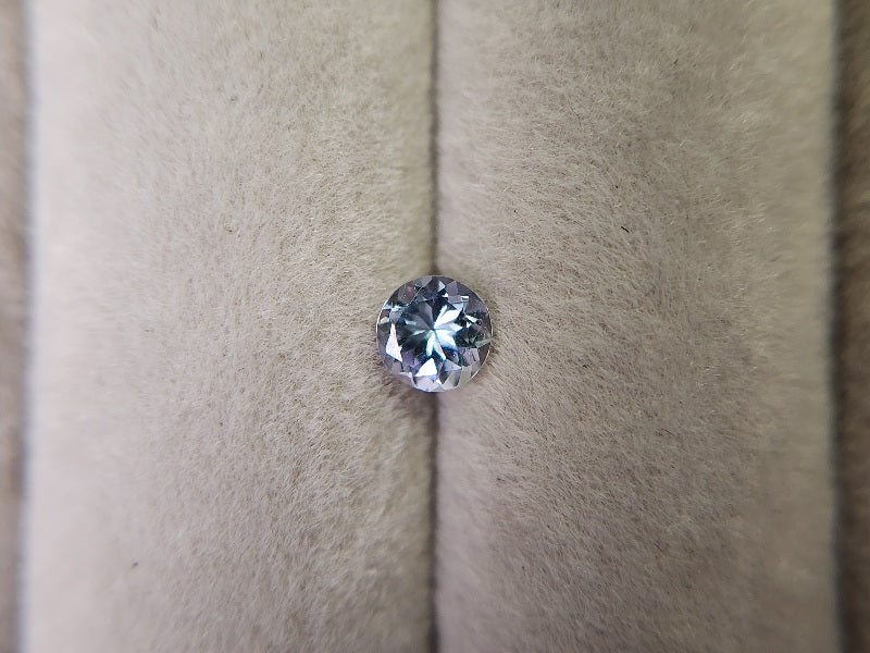 0657-29-3 ゾイサイト 0.33ct