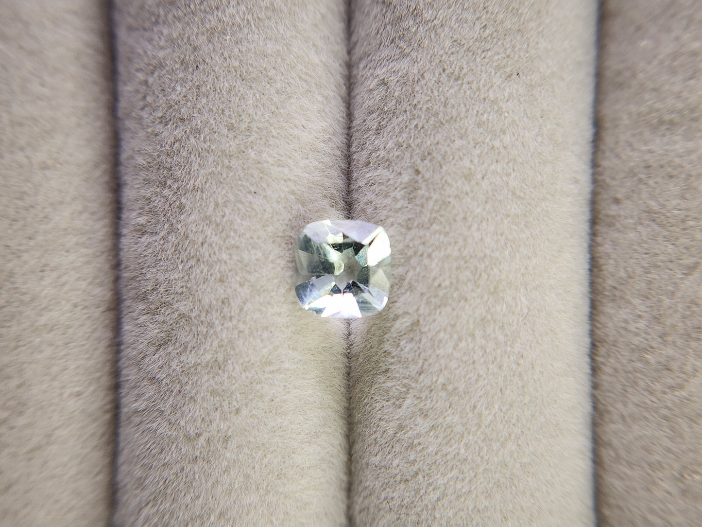 0878-4-3 グリーンベリル 0.86ct