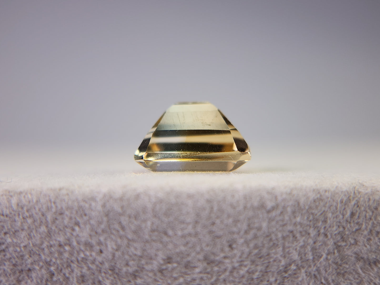 0365-5-7 バイカラーシトリン 2.00ct