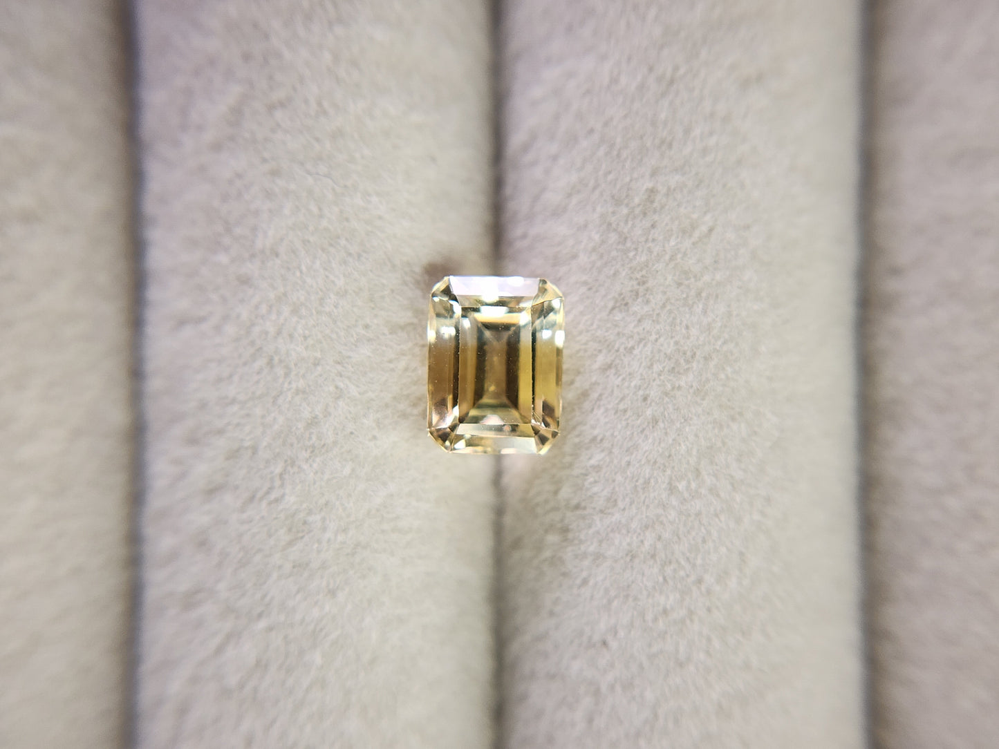 0365-6-2 バイカラーシトリン 1.43ct